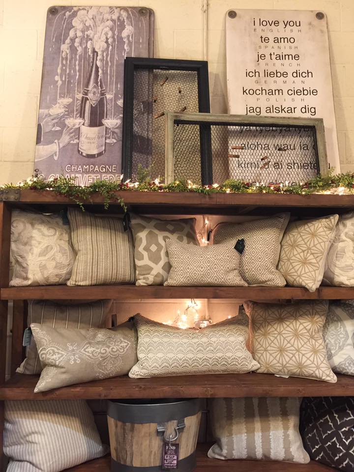 How To Decorate With Throw Pillows Really Tips From The Find Reno